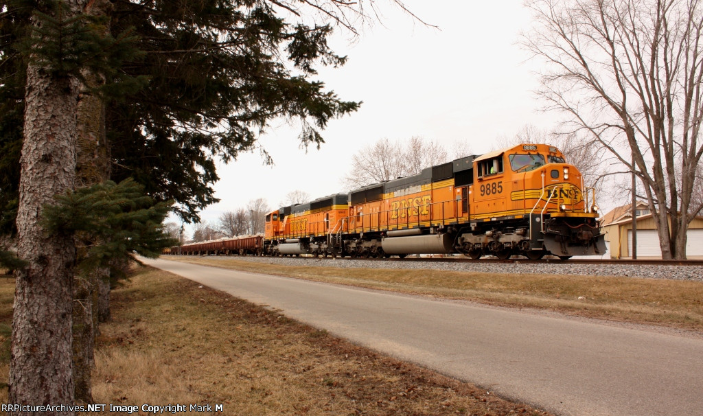 BNSF 9885